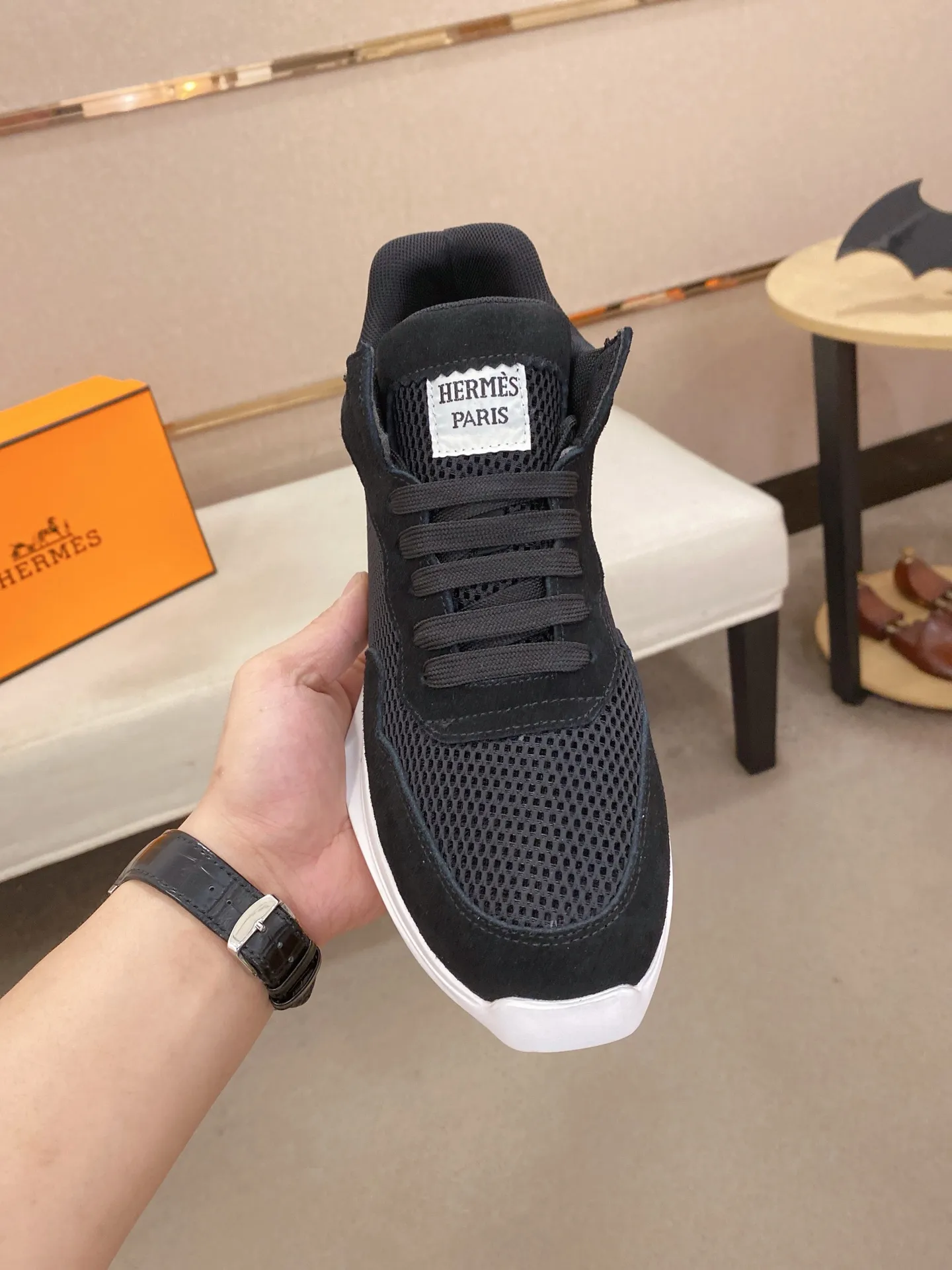 Men's clothing and shoes💰: 420💰《HERMES》【Classic Original Version】Hermès; Top 🔝 Purchasing Agency 🔍🔍Latest 🇺🇸Sold simultaneously at counters, original imported from Italy ▲▲ suede cowhide Equipped with breathable mesh ▲▲Exquisite workmanship (breathable mesh imported from Italy) sole: original sole provided by the original factory, ⚠️exclusive double-layer activity·TPR·rubber·combined molded outsole; Code number: 38-44